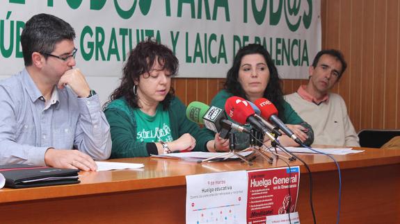 Montserrat del Val, de CC.OO, toma la palabra durante la rueda de prensa en la que se anunciaron las protestas programadas en Palencia. 