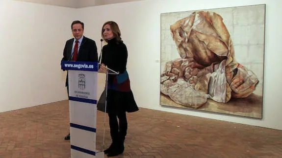 José Bayón y Coro López-Izquierdo presentan la exposición en La Alhóndiga.