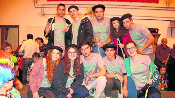 Imagen de los quintos de Baltanás este año.