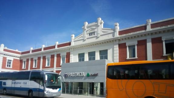 Una avería ferroviaria en Palencia provoca retrasos y obliga a transportar viajeros en autobús