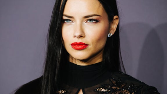 Adriana Lima pone fin a su relación con Julian Edelman