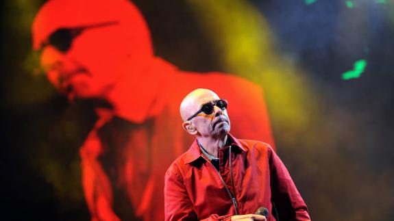 Indio Solari durante uno de sus conciertos