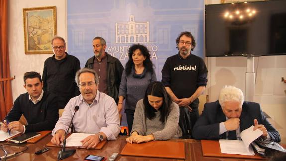 El alcalde de Zamora, Francisco Guarido, junto a concejales del equipo de Gobierno en el Ayuntamiento de Zamora.