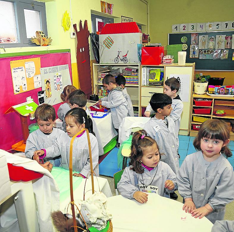 Los más pequeños, en una clase. 