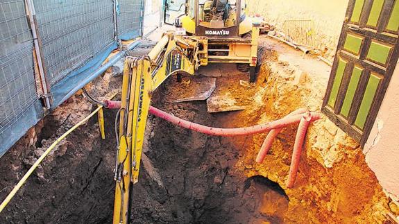 La reparación del hundimiento en la calle Hernán Cortés de Rioseco será una de las obras subvencionadas. 
