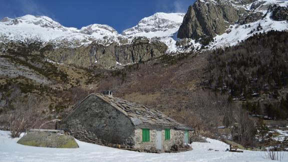 La cabaña del Tormo, ubicada en el corazón del Pirineo aragonés.