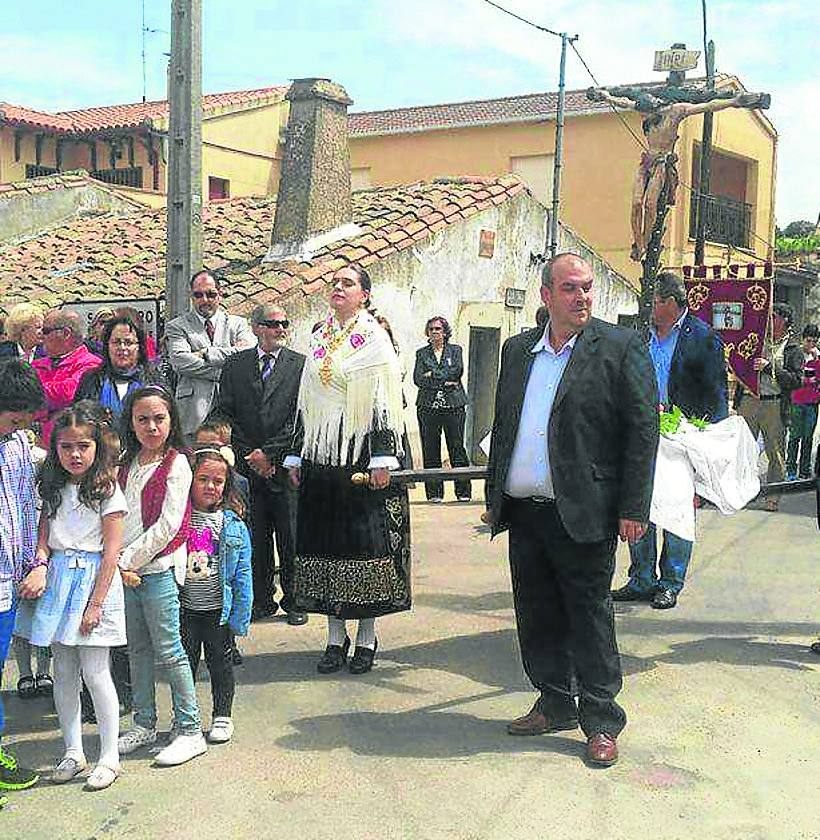 Tras la procesión con el Cristo de las Aguas llegaron los bailes típicos de manos de la Asociación La Charrita de Salamanca. 