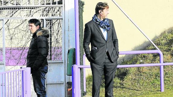 Braulio Vázquez (izquierda) y Carlos Suárez, durante un entrenamiento del Real Valladolid