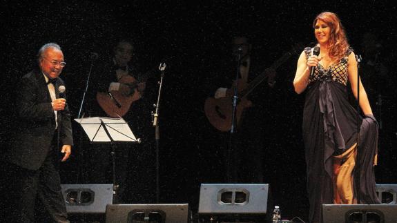 Rafael Basurto y Tamara, en el concierto ofrecido en Palencia. 