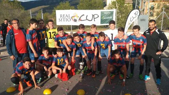 El equipo de la Segoviana cadete, campeón de su categoría.
