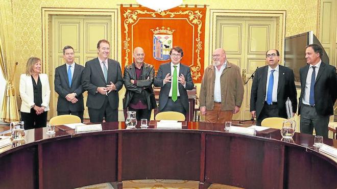 Cristina Klimowitz, Enrique Sánchez-Guijo, Juan Manuel Gómez, Emilio Pérez Prieto, Alfonso Fernández Mañueco, José Luis Hernández Rivas, Fernando Rodríguez y Carlos García Carbayo. 