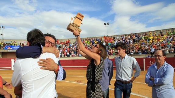 Sanz dedica a Víctor Barrio un premio en un homenaje. El Norte