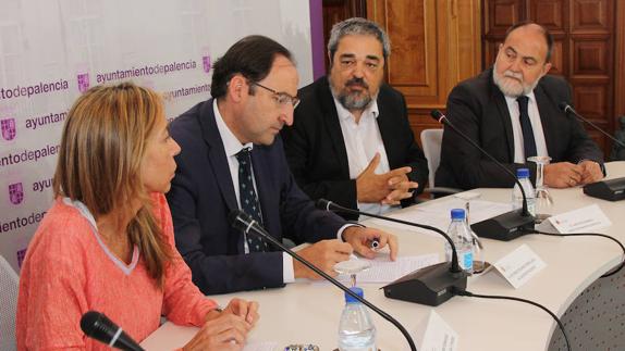 Carmen Fernández, Alfonso Polanco, Carlos Aganzo y Julio G. Calzada. 