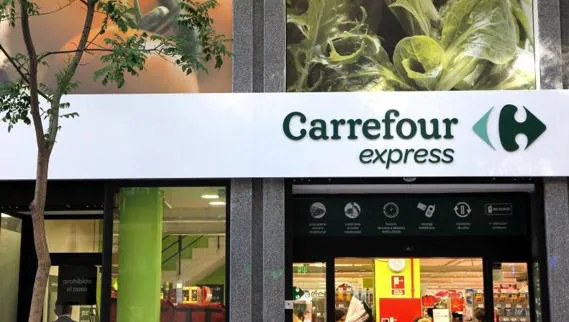 Fachada de un supermercado Carrefour Express en Segovia. 