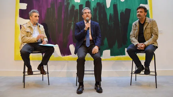 Jesús Velayos, comisario de la exposición; Álvaro Matud, director académico de la Fundación; Agustin Ibarrola, hijo del artista