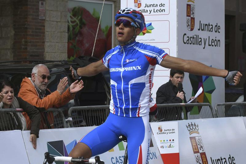 El ruso del Lokosphinx Alexander Evtushenko, vencedor de la primera etapa de la XXXII Vuelta Ciclista a Castilla y León. 