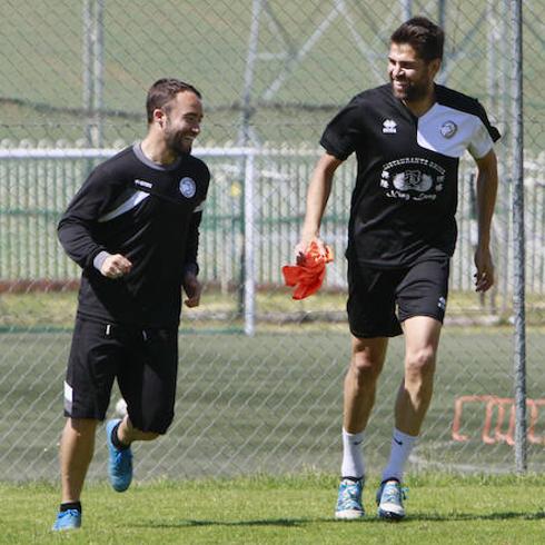 Cristo Medina y Manu Arias, durante un entrenamiento. 