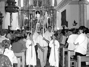 Procesión de la Minerva, en la iglesia de la Inmaculada Concepción, en Cantimpalos. / CRISTINA VEGA