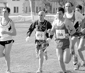 Posado disputa una carrera en el circuito de Monte La Reina. / N. H.