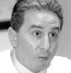 Francisco Soriano y Juan Carlos Risueño, director del hospital de Miranda.de Ebro. / A. DE TORRE Y A. G.