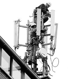 El Ayuntamiento prohíbe instalar antenas en balcones y ventanas