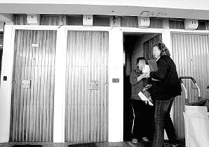 Vivienda en Taray donde se produjo la agresión de ayer. / DE TORRE