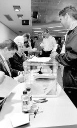 El Santo Entierro vota por la continuidad y reelige a Boizas