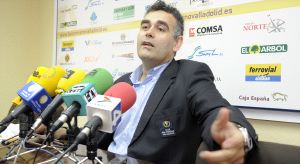 Juan Carlos Pastor, durante la rueda de prensa en la que anunció el fichaje del noruego Tvedten. / MIGUEL ÁNGEL SANTOS