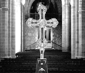 El 'Lignum Crucis' de Liébana preside la XXV peregrinación nacional de cofradías de la Vera Cruz de Zamora