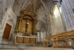 Restauran el retablo de la Crucifixión