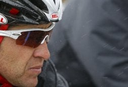 El rostro de Sastre, azotado por la lluvia durante la etapa.