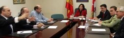 Un momento de la reunión celebrada por la consejera de Agricultura, Silvia Clemente, con los administradores concursales y responsables de Primayor Elaborados en la Delegación Territorial. / ANTONIO DE TORRE