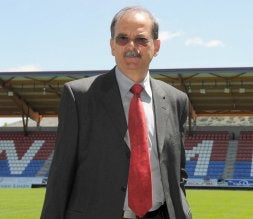 Sergio Kresic, en el estadio de Los Pajaritos. / JULIÁN GARCÍA