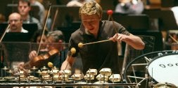 El codo del percusionista
