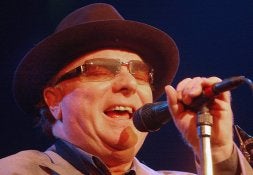 Van Morrison, durante una actuación en Madrid, en el 2003. / ALBERTO MARTÍN-EFE