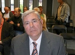 Vicente Llorente, presidente de Tradicarne, durante la asamblea. / EL NORTE
