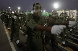 Tropas libias desfilan durante los actos del 40º aniversario del golpe revolucionario. / Z. B.-REUTERS