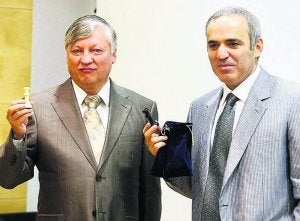 Karpov y Kasparov, en Valencia./ HEINO KALIS-REUTERS