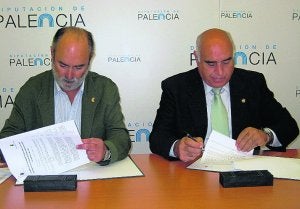 Santiago Sánchez, a la izquierda, y José Luis Marcos, ayer./ EL NORTE