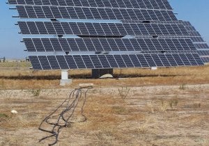 Planta fotovoltaica que sufrió el robo de cable de cobre. / EL NORTE