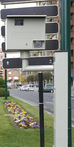 Caja de un radar. ::                             G. VILLAMIL