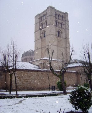 La Catedral en invierno, cuando la piedra se ve más afectada. ::
DICYT
