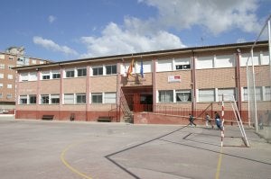 Fachada del Colegio Público La Moraña de Arévalo. ::
F. G. MURIEL