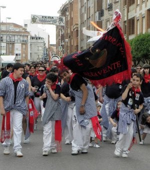 Los niños se desayunan con 'Peleona', el primer toro del alba