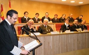 La Abogacía reconoce a Fernández Lomana su contribución a la profesión jurídica