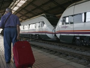 Blanco dice que todas las líneas del Ave son rentables, excepto la de Valladolid