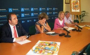 María Gutiérrez-Cortines e Inmaculada Rojo, en el centro. ::
EL NORTE