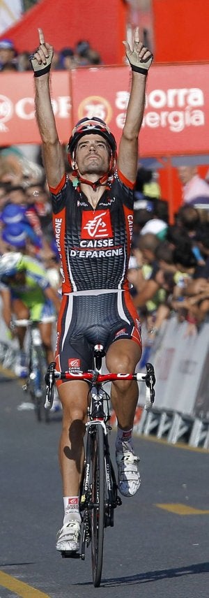 David López cruza la meta en Alcoy. ::
ALBERTO SAIZ-AP