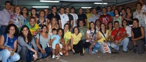 Los participantes en la I Quedada Valleladense en Valladolid en la foto grupal conmemorativa del evento. ::
CRUZ CATALINA