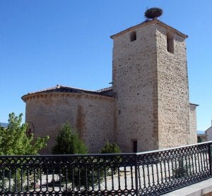 Iglesia parroquial dedicada a Santa Marta, de estilo románico del siglo XIII. ::
MÓNICA RICO
